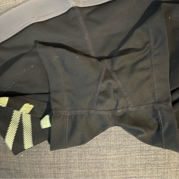 Nike Pro Spandex Shorts - Picture 3 of 3